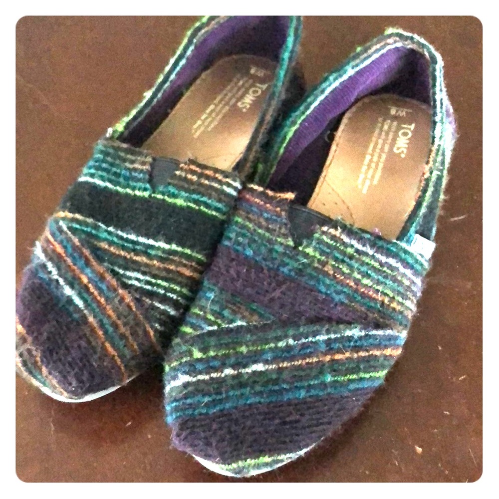 Toms shoes size 8